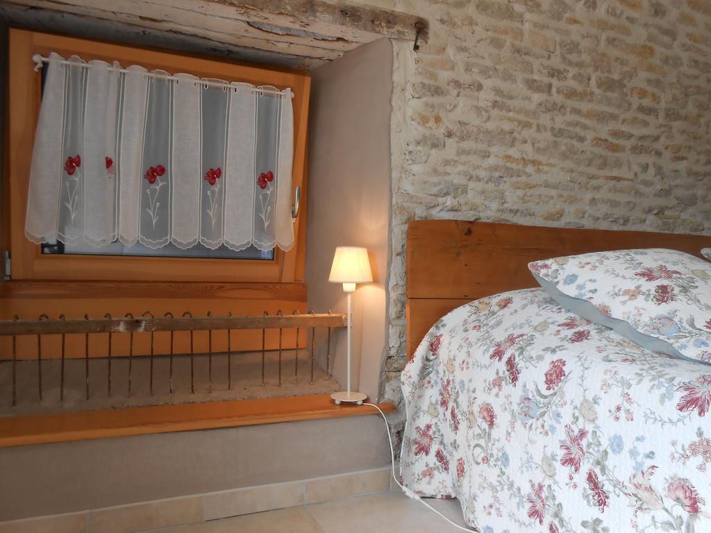 Bed and Breakfast Les Grands Prés à Geney Chambre photo